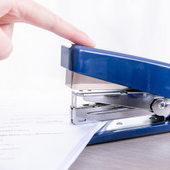 得力(deli)0468省力订书机 12#订书器  蓝色