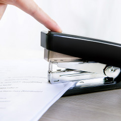 得力(deli)0468省力订书机 12#订书器  黑色